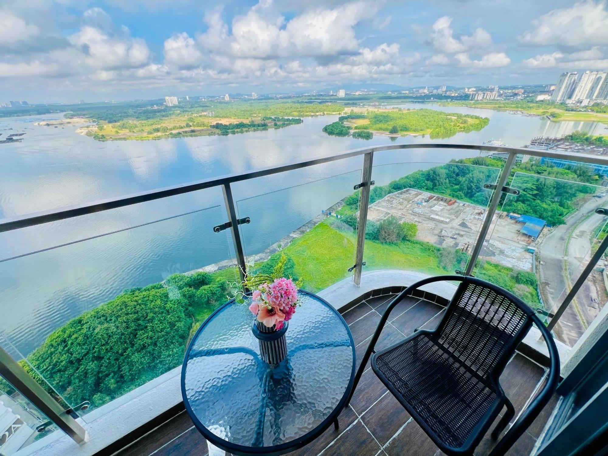 Pangsapuri Country Garden Danga Bay By R9
